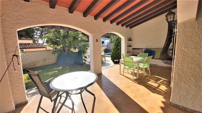 4 soveværelse Villa til salg i Torrevieja med swimmingpool - € 799.995 (Ref: 7290008)