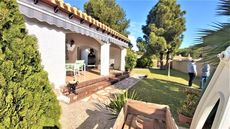 4 soveværelse Villa til salg i Torrevieja med swimmingpool - € 799.995 (Ref: 7290008)