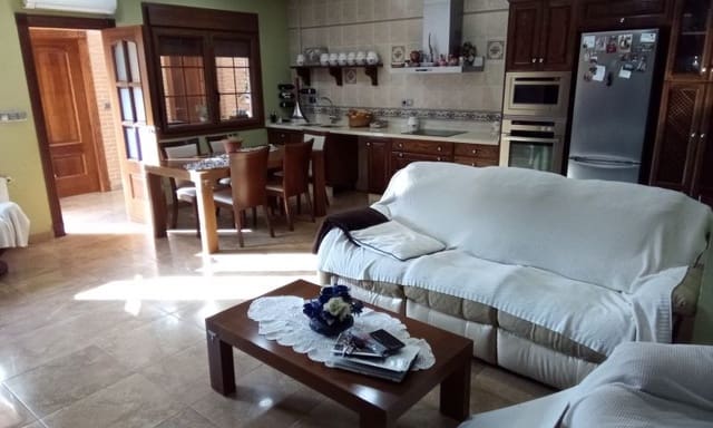 Chalet de 4 habitaciones en Pilar de la Horadada ciudad, Pilar de la Horadada en venta con garaje - 367.500 € (Ref: 8160515)