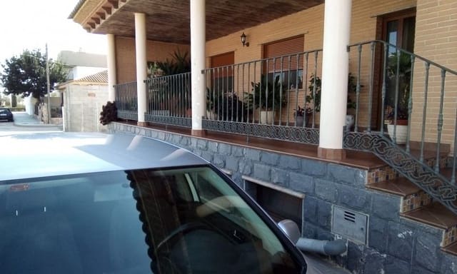Chalet de 4 habitaciones en Pilar de la Horadada ciudad, Pilar de la Horadada en venta con garaje - 367.500 € (Ref: 8160515)