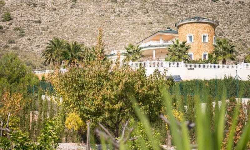 5 bedroom Villa for sale in Hondon de las Nieves with pool - € 1,299,999 (Ref: 8674487)