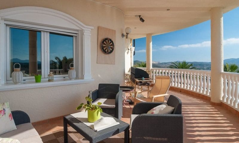 5 bedroom Villa for sale in Hondon de las Nieves with pool - € 1,299,999 (Ref: 8674487)