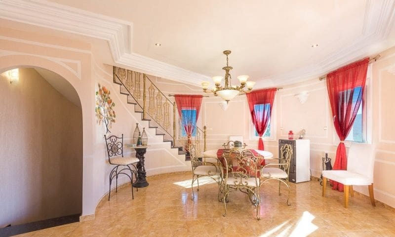 5 bedroom Villa for sale in Hondon de las Nieves with pool - € 1,299,999 (Ref: 8674487)