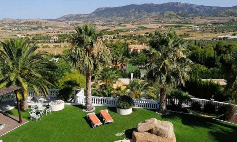 5 bedroom Villa for sale in Hondon de las Nieves with pool - € 1,299,999 (Ref: 8674487)