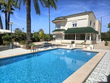 4 Zimmer Villa zu verkaufen in Elche / Elx mit Pool - 460.000 € (Ref: 8694864)