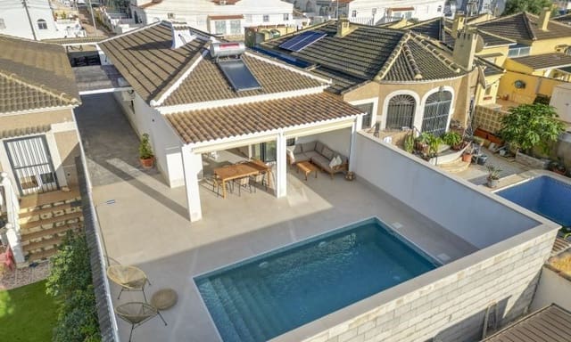 3 makuuhuone Huvila myytävänä paikassa El Chaparral, Torrevieja mukana uima-altaan - 459 000 € (Ref: 8751108)