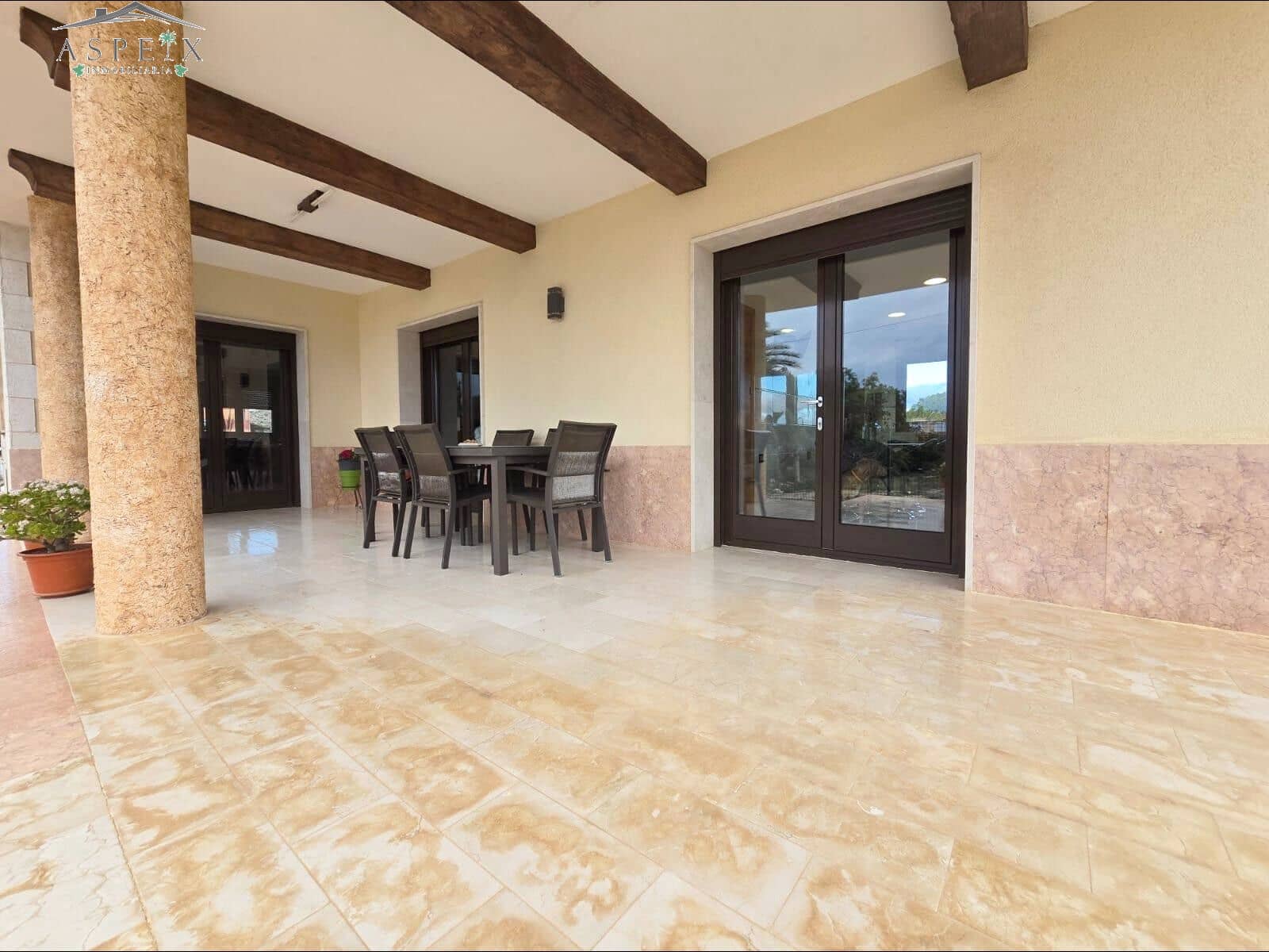 5 soveværelse Villa til salg i Aspe med swimmingpool garage - € 515.000 (Ref: 8795638)