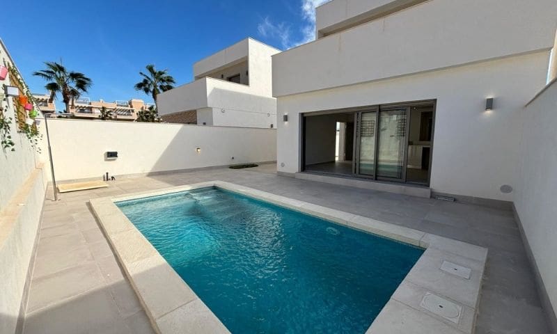 3 slaapkamer Villa te koop in Orihuela Costa met zwembad garage - € 439.900 (Ref: 8903690)
