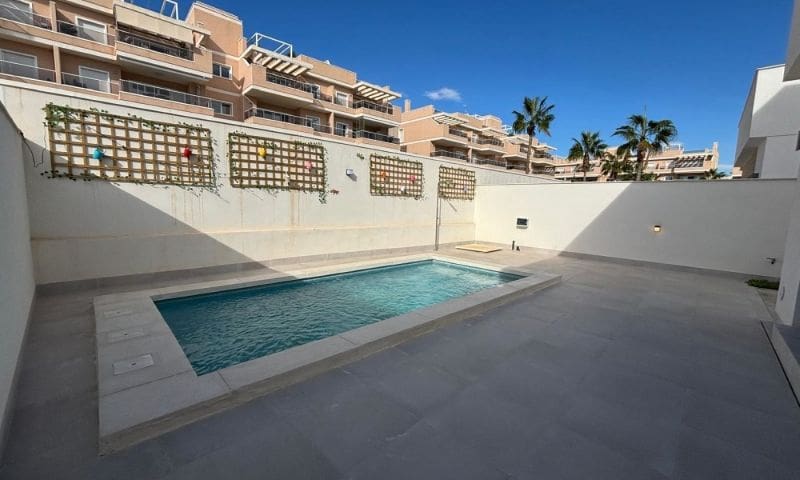 3 slaapkamer Villa te koop in Orihuela Costa met zwembad garage - € 439.900 (Ref: 8903690)