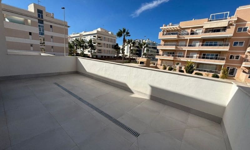 3 slaapkamer Villa te koop in Orihuela Costa met zwembad garage - € 439.900 (Ref: 8903690)