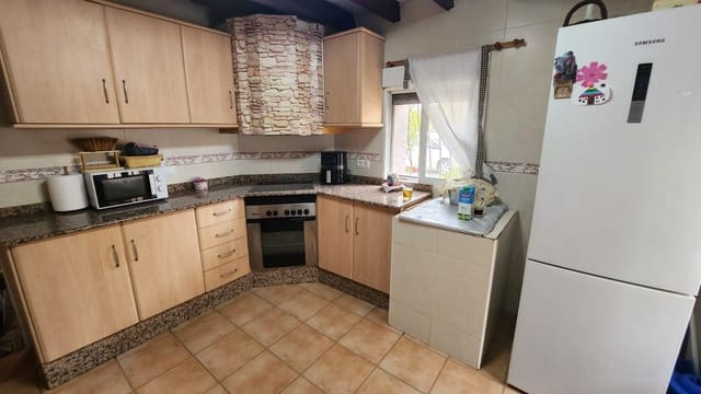 8 makuuhuone Huvila myytävänä paikassa Hondón de las Nieves - 128 000 € (Ref: 8916646)