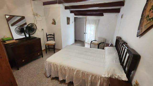 8 makuuhuone Huvila myytävänä paikassa Hondón de las Nieves - 128 000 € (Ref: 8916646)