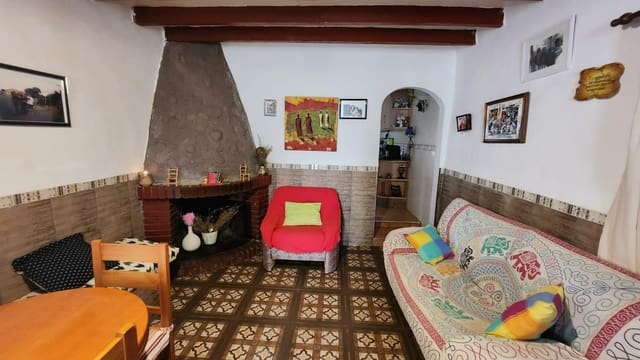 8 makuuhuone Huvila myytävänä paikassa Hondón de las Nieves - 128 000 € (Ref: 8916646)