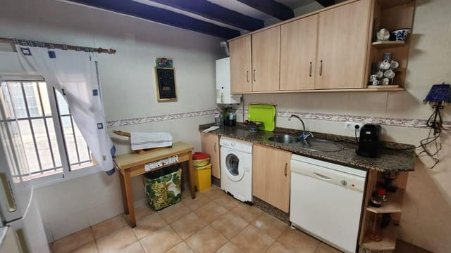 8 makuuhuone Huvila myytävänä paikassa Hondón de las Nieves - 128 000 € (Ref: 8916646)