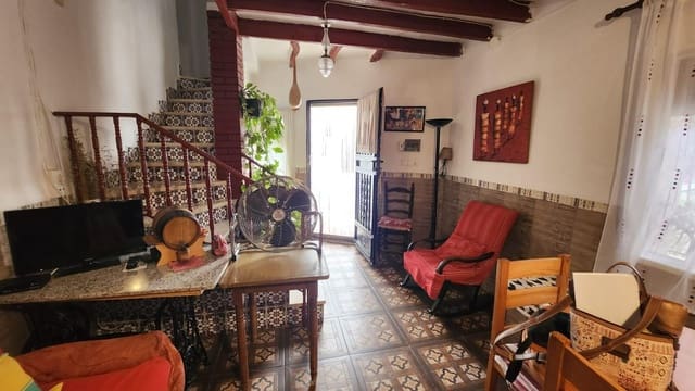 8 makuuhuone Huvila myytävänä paikassa Hondón de las Nieves - 128 000 € (Ref: 8916646)