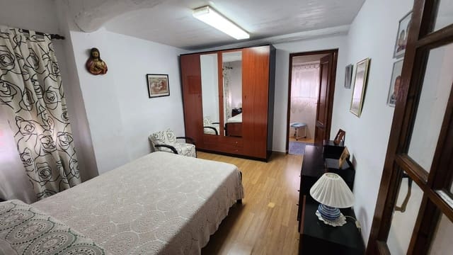 8 makuuhuone Huvila myytävänä paikassa Hondón de las Nieves - 128 000 € (Ref: 8916646)