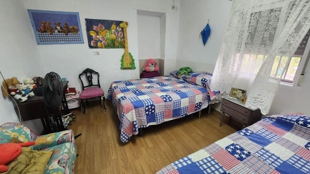 8 makuuhuone Huvila myytävänä paikassa Hondón de las Nieves - 128 000 € (Ref: 8916646)