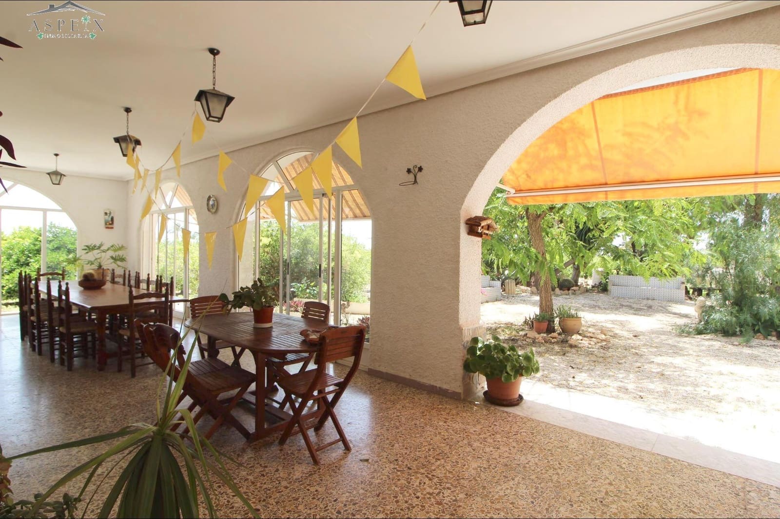 6 sovrum Finca/Hus på landet till salu i Elche / Elx - 350 000 € (Ref: 8916647)