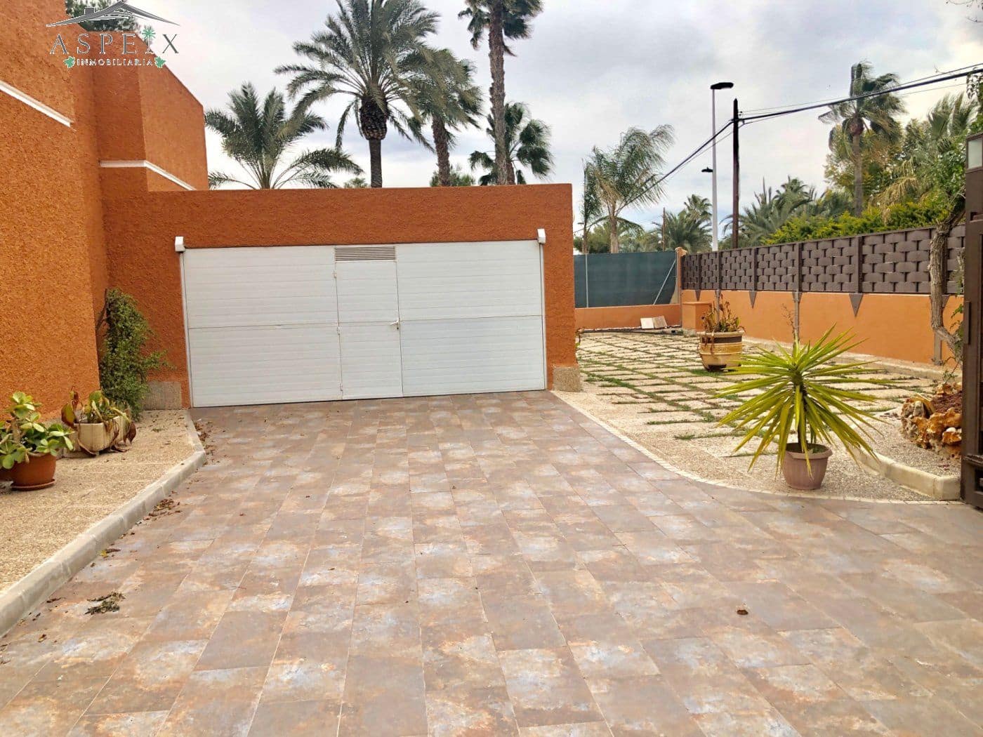4 soveværelse Finca/Landehus til salg i Elche / Elx med swimmingpool garage - € 650.000 (Ref: 8916660)