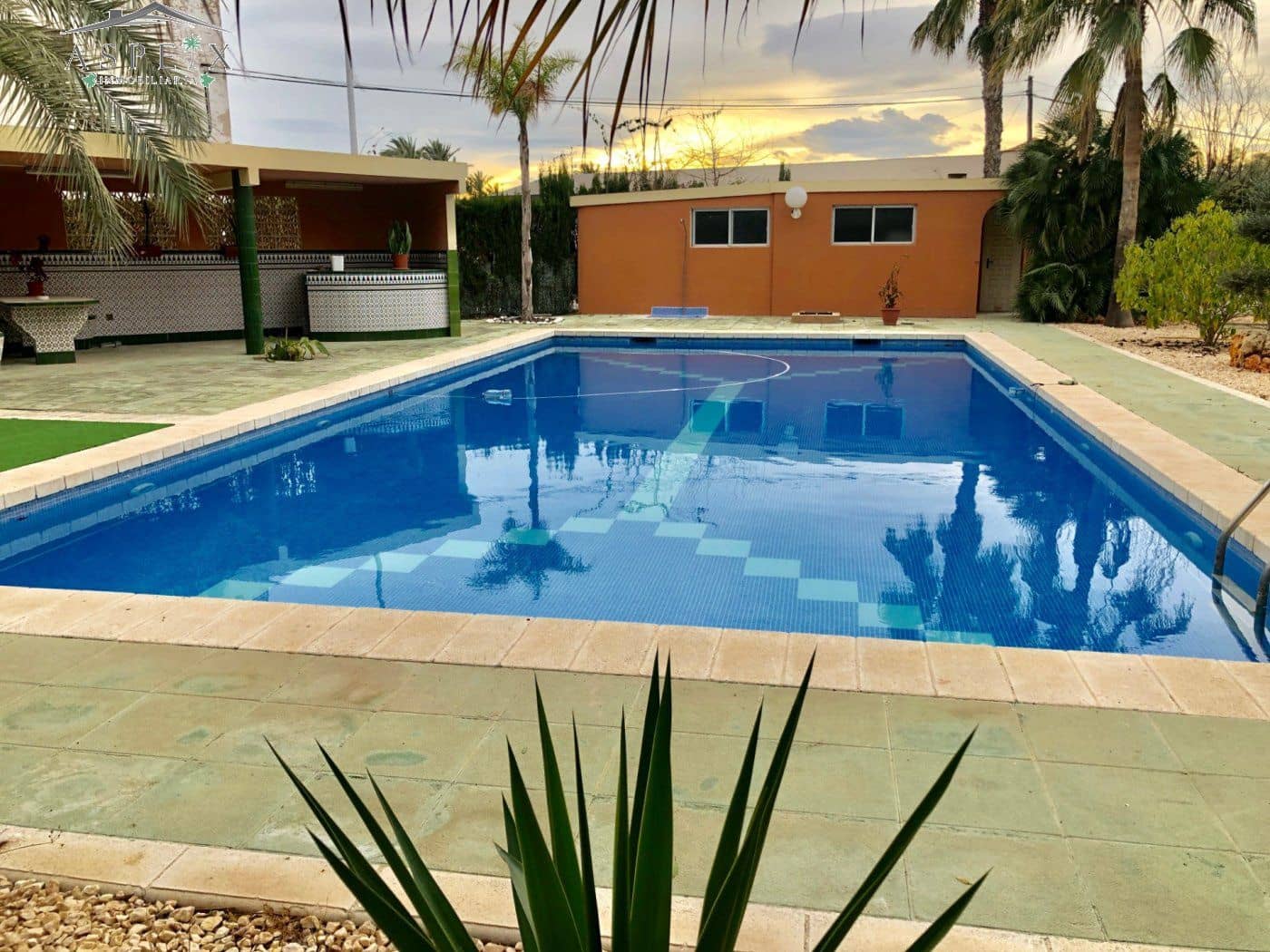 4 soveværelse Finca/Landehus til salg i Elche / Elx med swimmingpool garage - € 650.000 (Ref: 8916660)