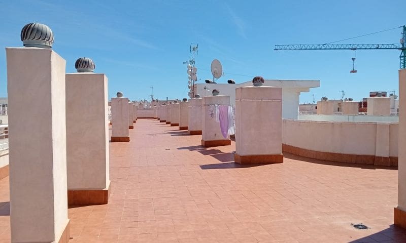 2 soverom Leilighet til salgs i Torrevieja med garasje - € 129 995 (Ref: 8951928)