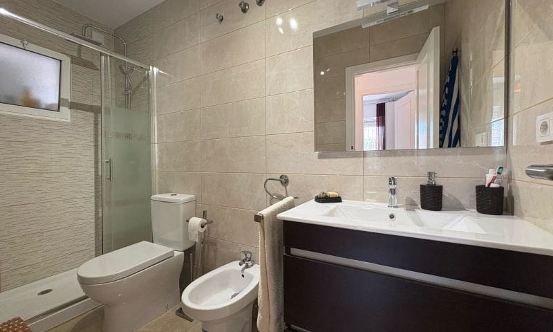 Apartamento de 3 habitaciones en Los Balcones en venta con piscina - 236.995 € (Ref: 9009249)