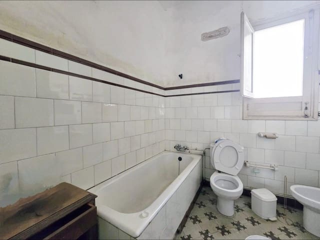 5 bedroom Townhouse for sale in Aspe - € 96,000 (Ref: 9096599)