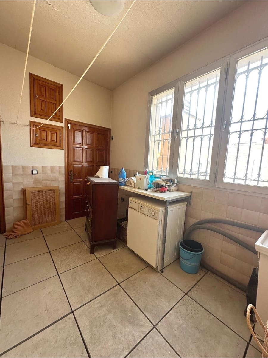 6 soveværelse Byhus til salg i Novelda med swimmingpool garage - € 435.000 (Ref: 9230982)