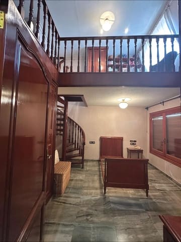 6 bedroom Townhouse for sale in Novelda with pool garage - € 435,000 (Ref: 9230982)