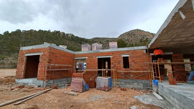 4 soverom Villa til salgs i La Romana med svømmebasseng - € 450 000 (Ref: 9266468)