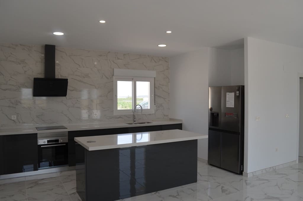 4 bedroom Villa for sale in Pinoso with pool garage - € 505,000 (Ref: 9266475)