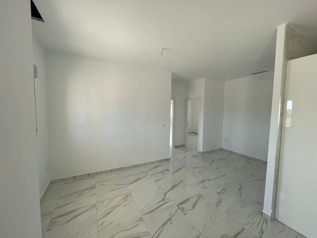 Chalet de 6 habitaciones en Pinoso en venta con piscina garaje - 611.000 € (Ref: 9266477)