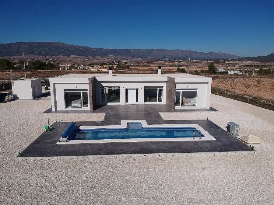 3 bedroom Villa for sale in Pinoso with pool garage - € 398,000 (Ref: 9266478)