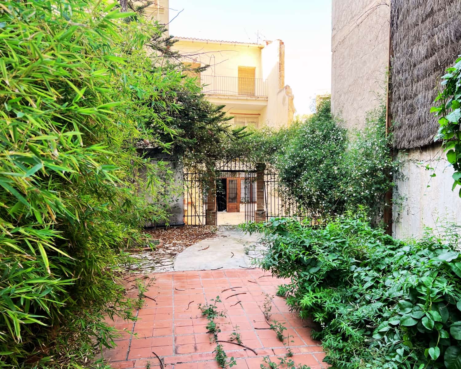 9 bedroom Townhouse for sale in Aspe - € 500,000 (Ref: 9306374)