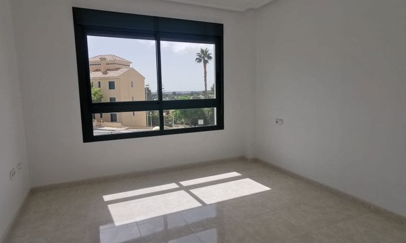 2 makuuhuone Huoneisto myytävänä paikassa Orihuela Costa mukana uima-altaan - 219 400 € (Ref: 9324343)
