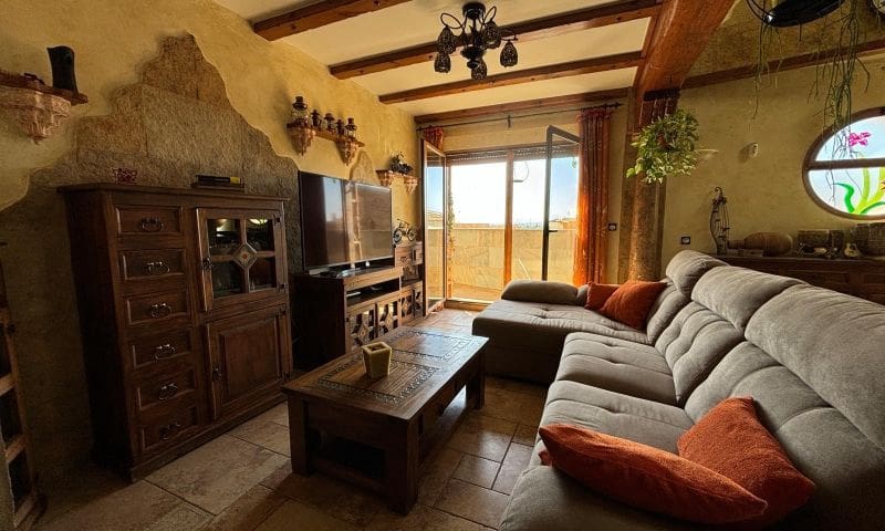 8 soverom Villa til salgs i Redovan med svømmebasseng garasje - € 489 000 (Ref: 9324344)