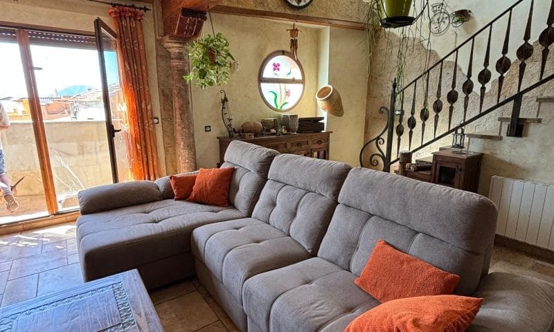 8 soverom Villa til salgs i Redovan med svømmebasseng garasje - € 489 000 (Ref: 9324344)