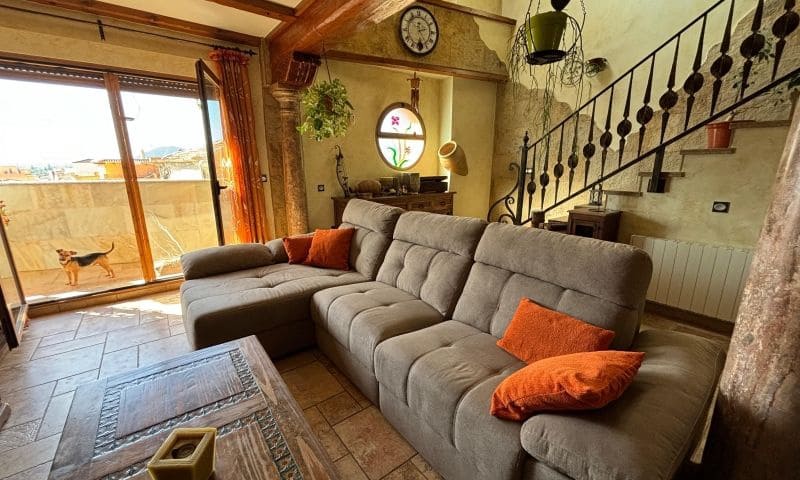 8 soverom Villa til salgs i Redovan med svømmebasseng garasje - € 489 000 (Ref: 9324344)