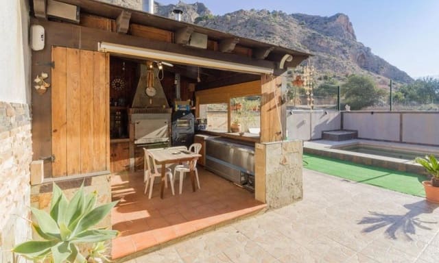 8 bedroom Villa for sale in Redován with pool garage - € 489,000 (Ref: 9324344)