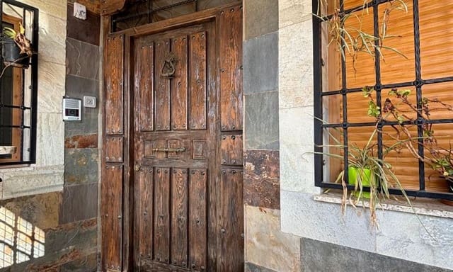 8 bedroom Villa for sale in Redován with pool garage - € 489,000 (Ref: 9324344)