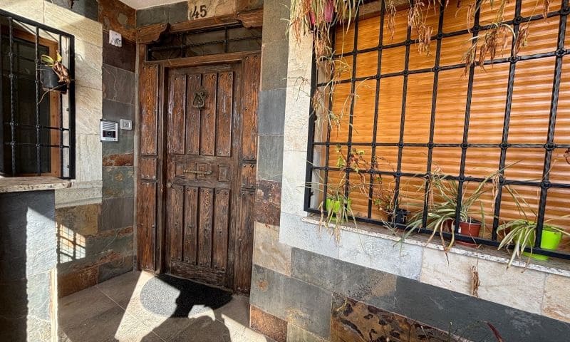 8 soverom Villa til salgs i Redovan med svømmebasseng garasje - € 489 000 (Ref: 9324344)