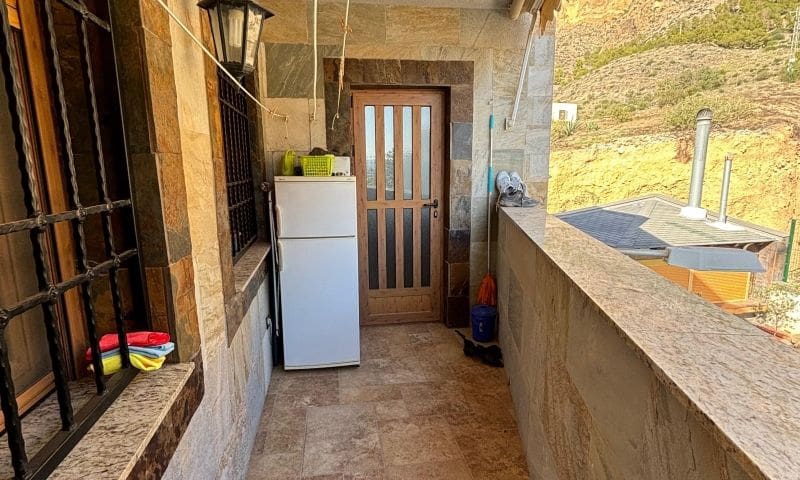 8 soverom Villa til salgs i Redovan med svømmebasseng garasje - € 489 000 (Ref: 9324344)