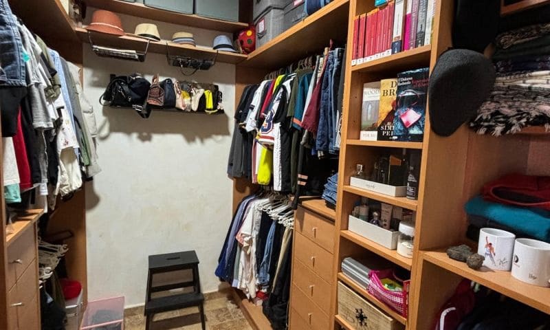 8 soverom Villa til salgs i Redovan med svømmebasseng garasje - € 489 000 (Ref: 9324344)