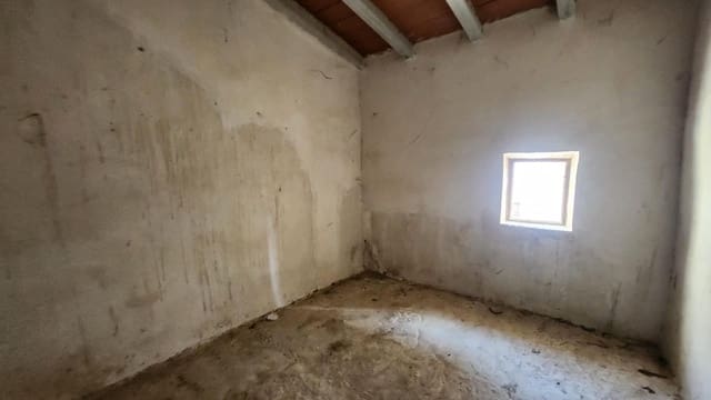 Omakotitalo myytävänä paikassa Monóvar / Monóver - 80 000 € (Ref: 9393975)