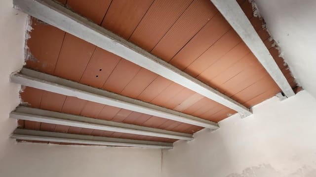 Omakotitalo myytävänä paikassa Monóvar / Monóver - 80 000 € (Ref: 9393975)