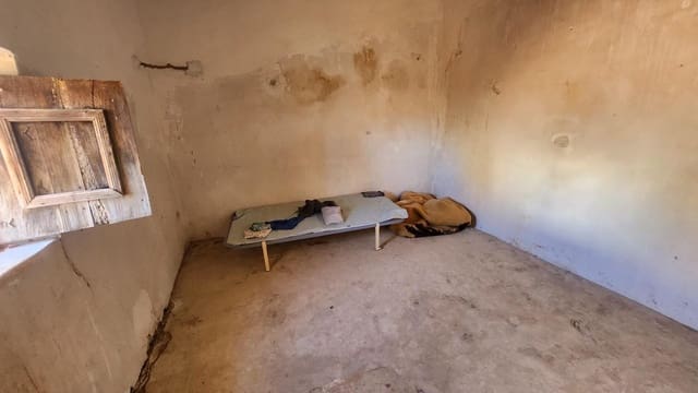 Omakotitalo myytävänä paikassa Monóvar / Monóver - 80 000 € (Ref: 9393975)