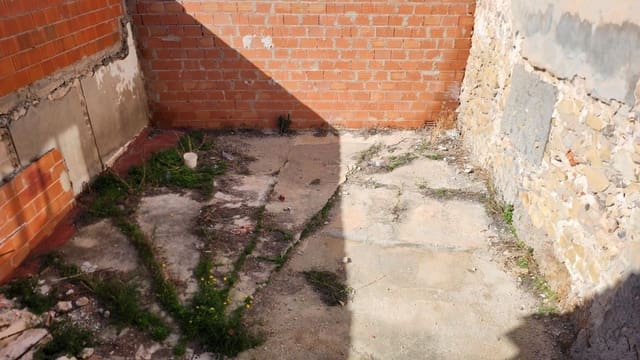 Omakotitalo myytävänä paikassa Monóvar / Monóver - 80 000 € (Ref: 9393975)