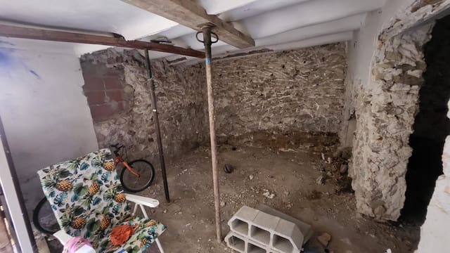 Omakotitalo myytävänä paikassa Monóvar / Monóver - 80 000 € (Ref: 9393975)