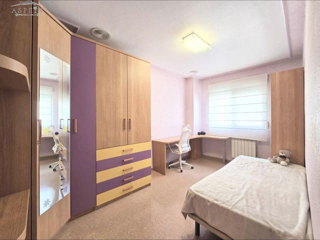 5 bedroom Townhouse for sale in Monóvar / Monóver with garage - € 195,000 (Ref: 9393979)