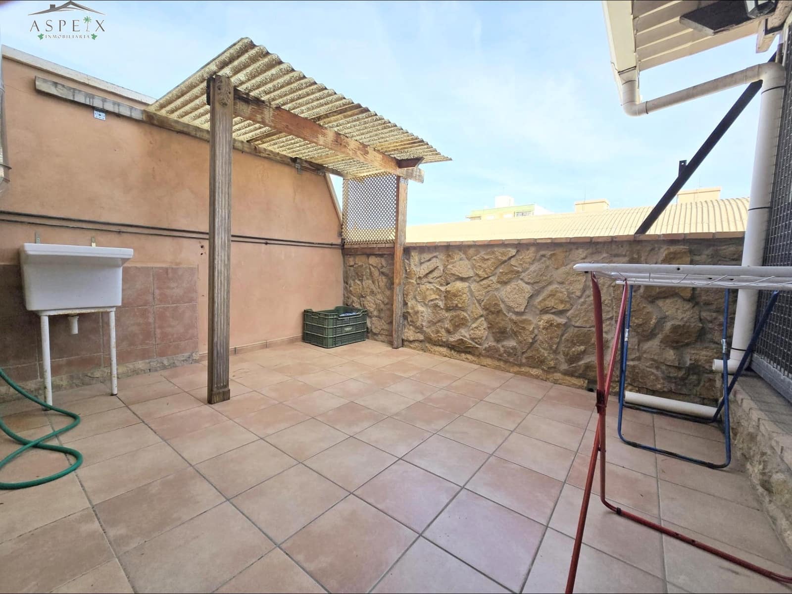 5 bedroom Townhouse for sale in Monovar / Monover with garage - € 195,000 (Ref: 9393979)